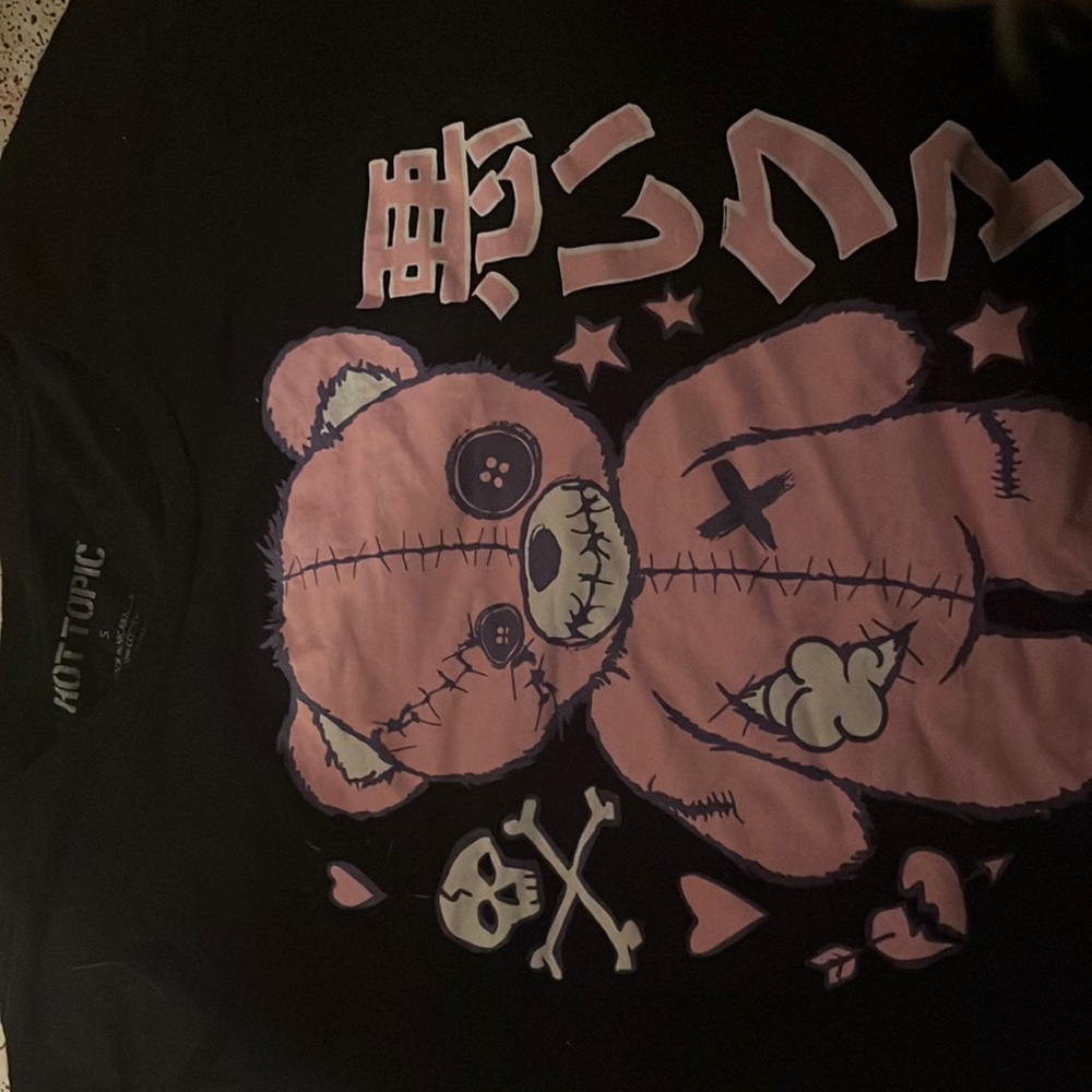 bear with design and it still new I just weared it once then never put it on